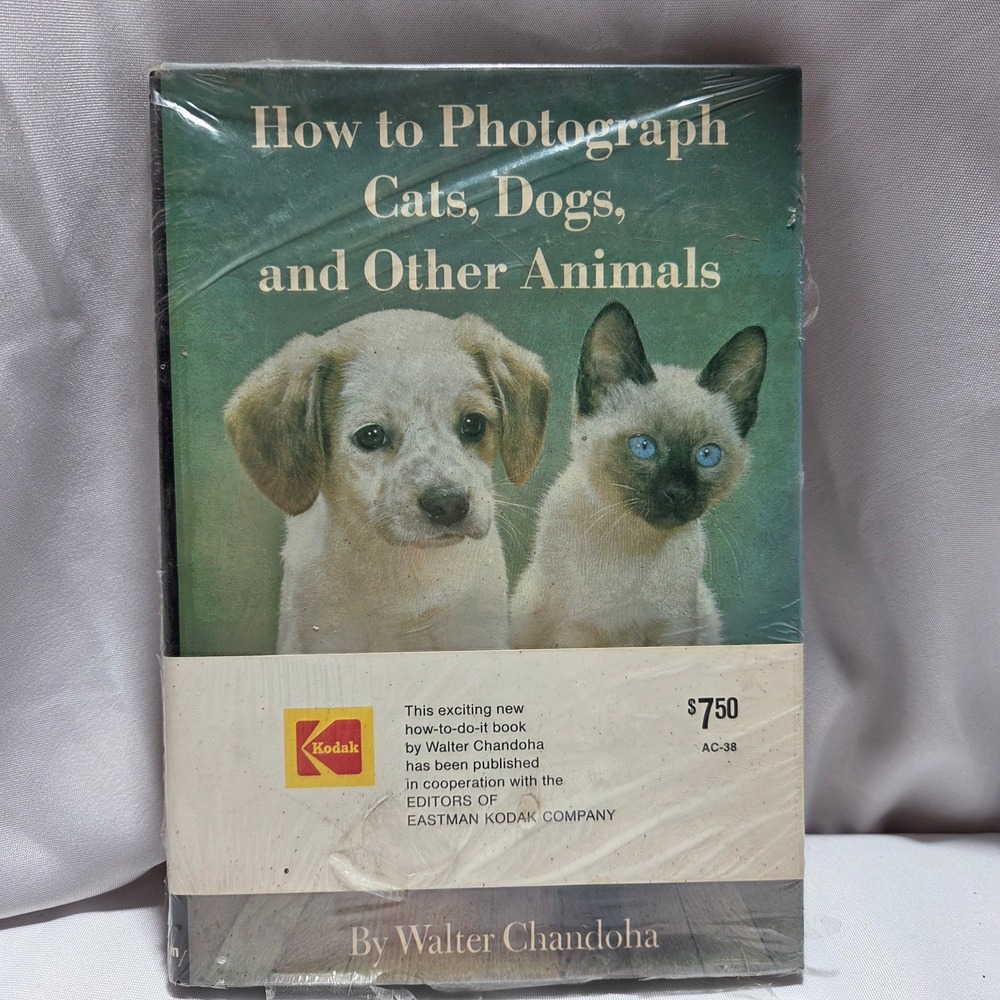 NEW Kodak‎ Walter Chandoha How to Photograph Cats Dogs & Other Animals Book 1973